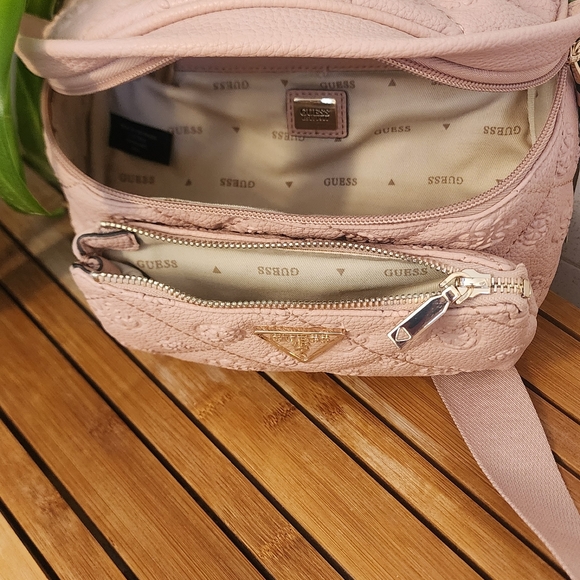GUESS Sling bag - Picture 7 of 8